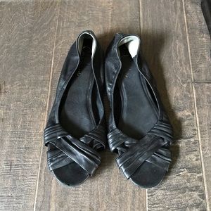 Summer flats with peep toe